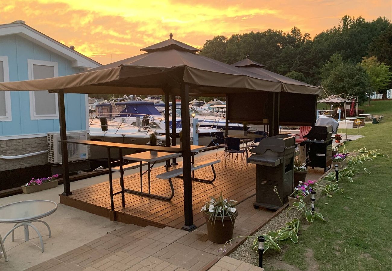 patio canopy grill marina 