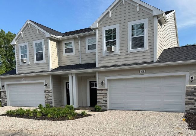 Townhouse in South Haven - Poolside Breeze 